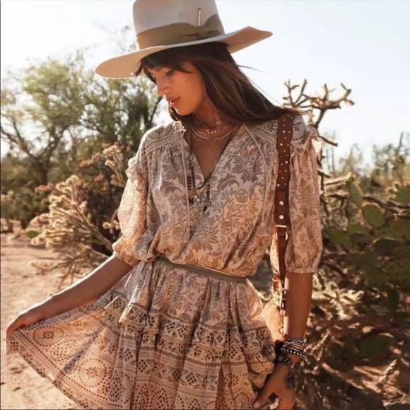 Dresses & Skirts - Boho 60’s Floral Gypsy Print Ruffle Dress Tan Nude